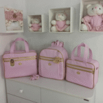 Bolsa Maternidade Feminino e Masculino Kit 2 Bolsas + Mochila + Trocador Rubi Rosa - Imagem 2